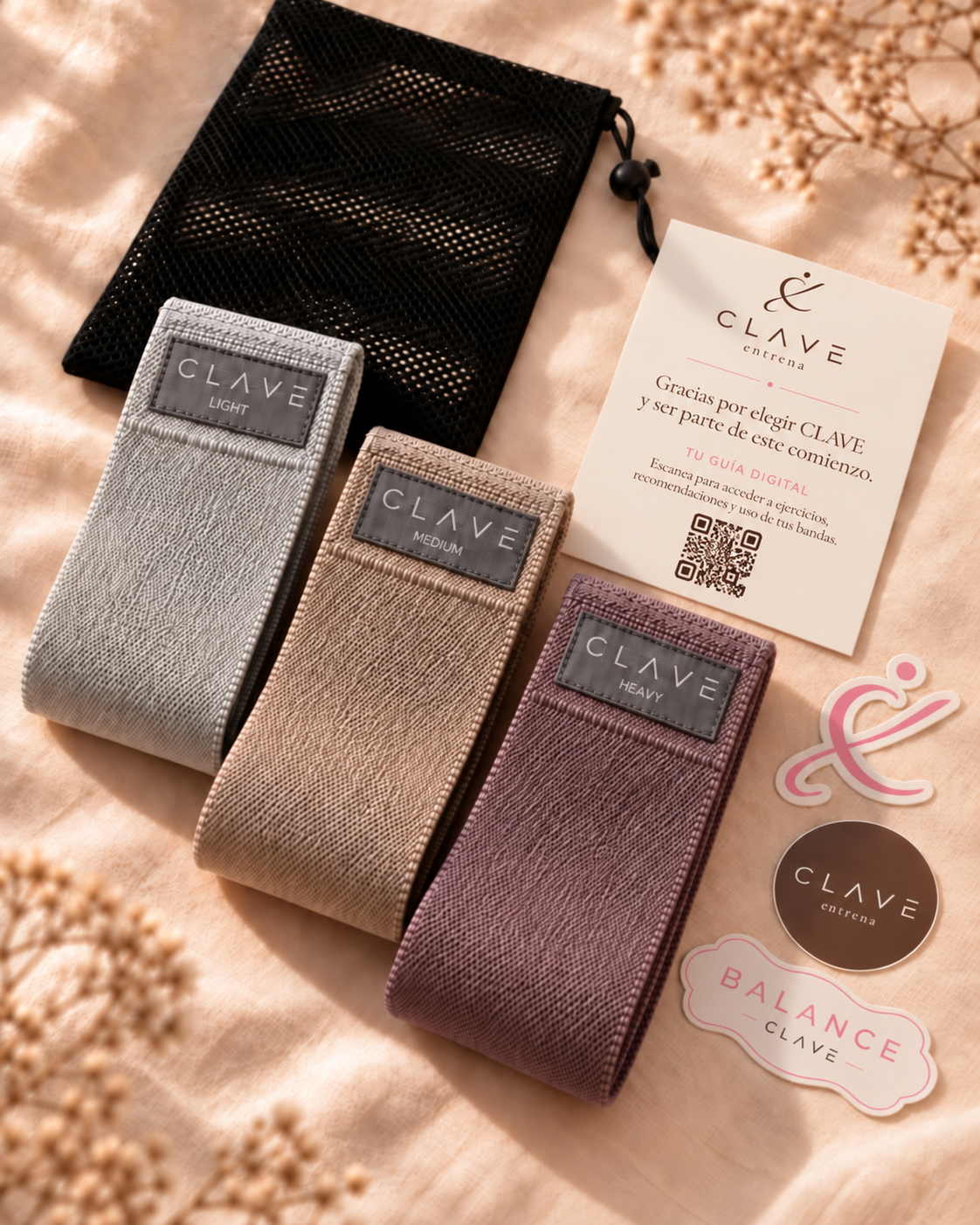 Set CLAVE con tres bandas textiles, pouch, tarjeta con acceso a guía digital y stickers